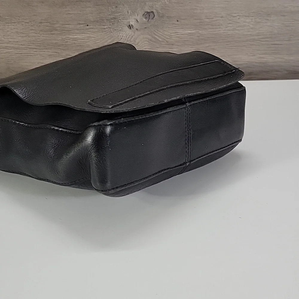 Latico Black Leather Flat Front Crossbody Messenger Bag
